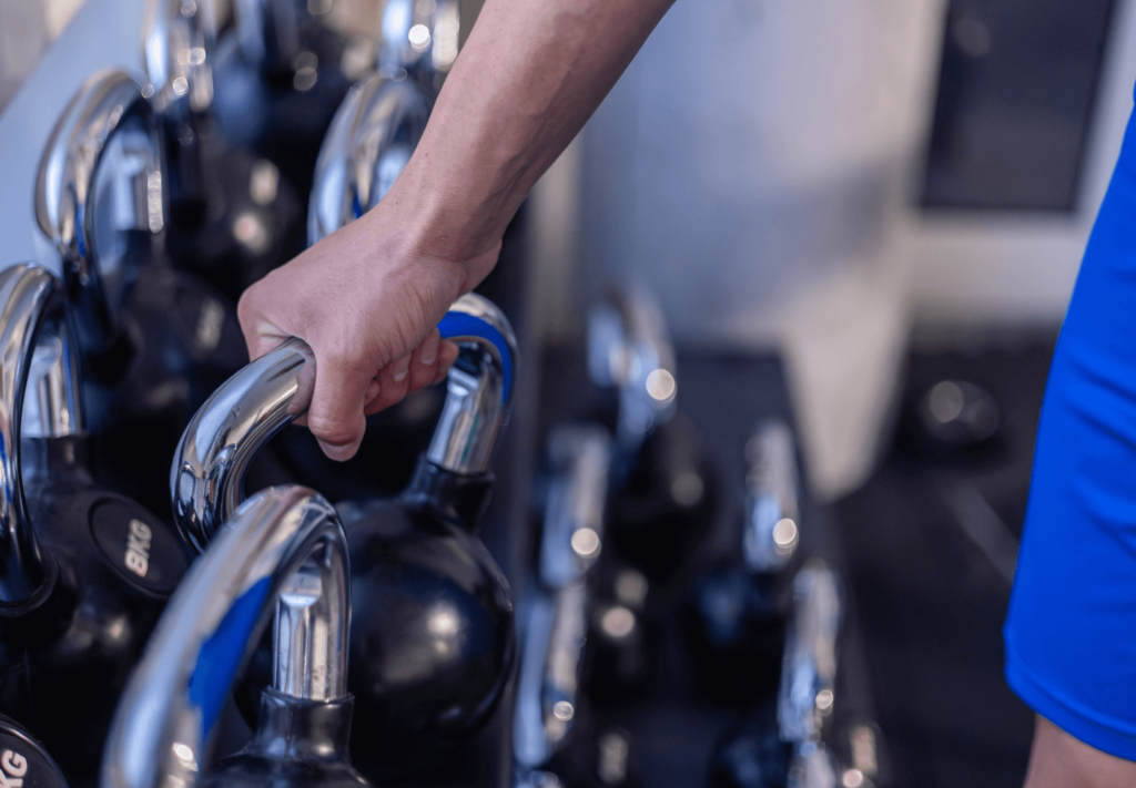 Guia Completo de Exercícios com Kettlebell para Iniciantes para Resultados Rápidos e com Segurança.
