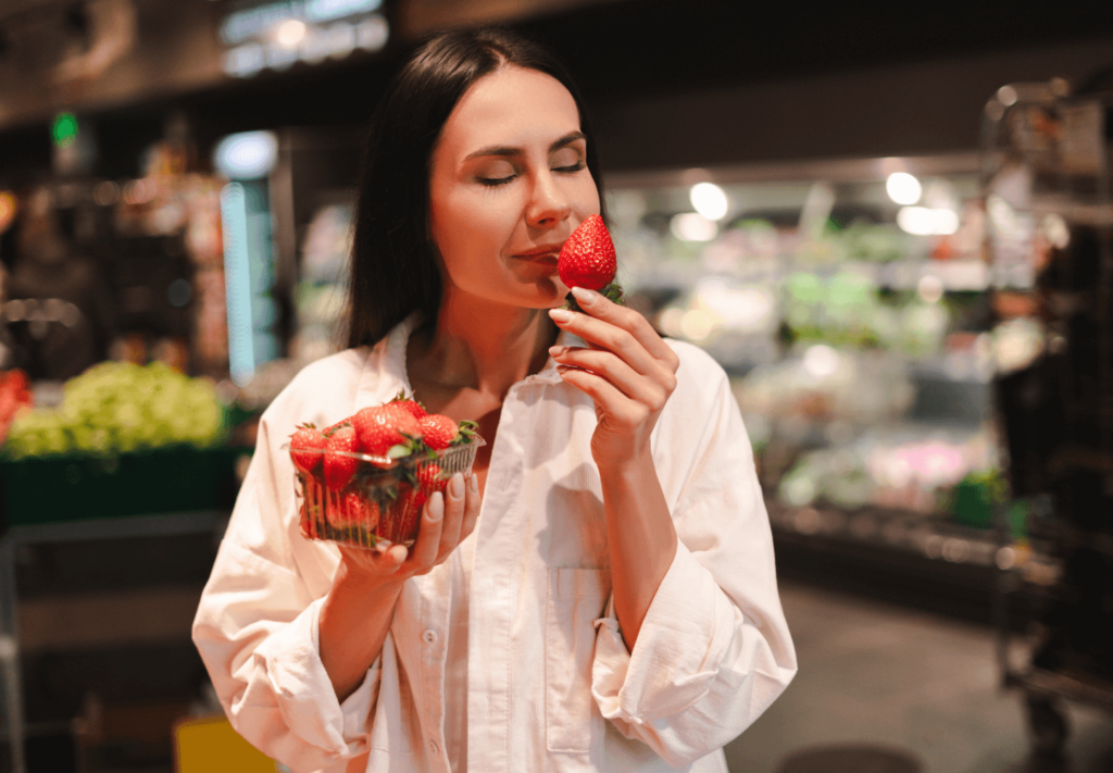 Chega de Shake! 5 Receitas com Whey de Morango Inusitadas que Vão Revolucionar Sua Dieta (e Paladar)