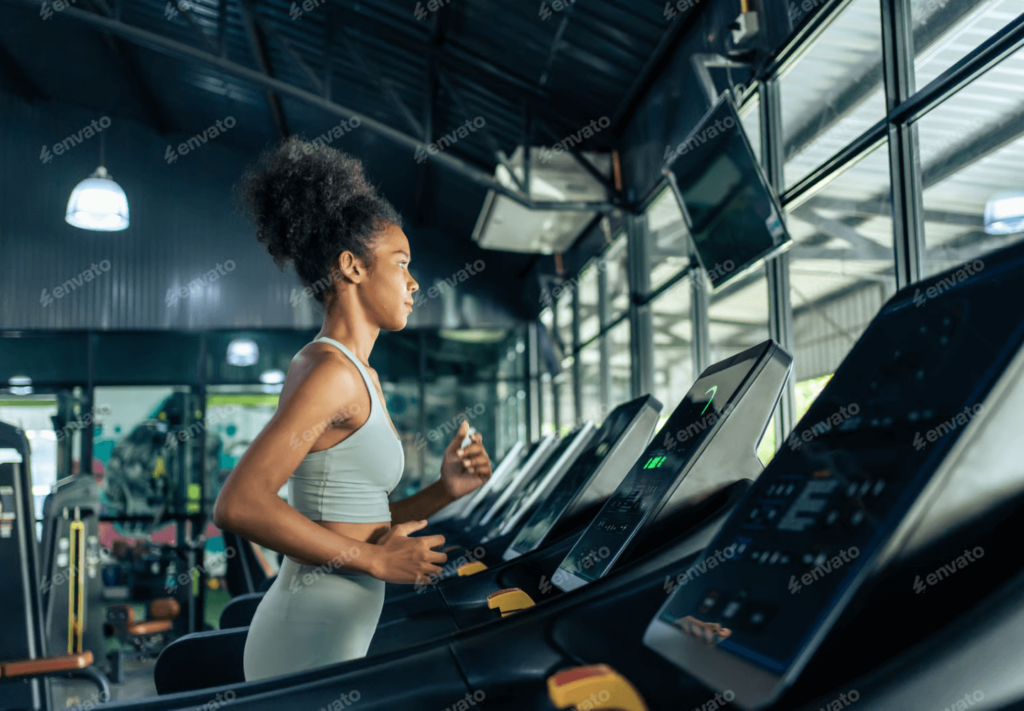 Esteira ou rua? Entenda qual opção traz mais resultados para emagrecer, melhorar performance e evitar lesões, com uma análise completa e profissional.