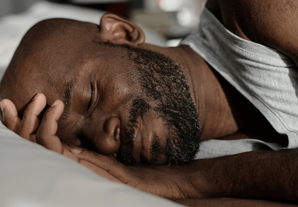 Aprenda como o treino periodizado de força e a dieta hipercalórica podem auxiliar o corpo ectomorfo e gerar músculos sólidos.