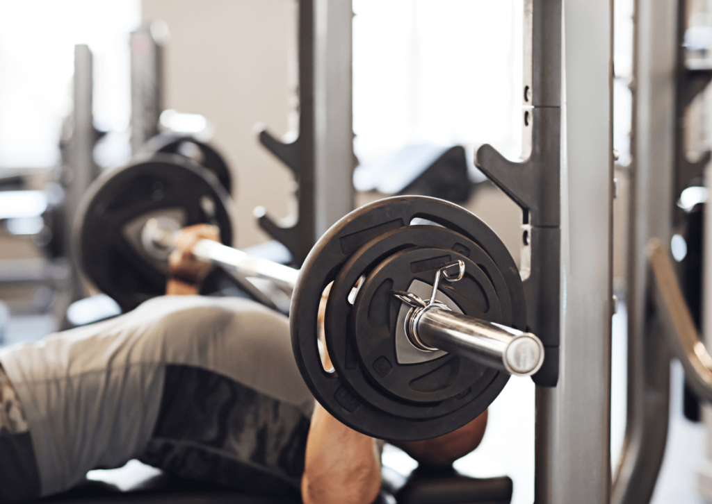 Veja como conciliar cardio e musculação sem prejudicar seus ganhos. Entenda a ciência das vias AMPK e mTOR para ter resultados reais.