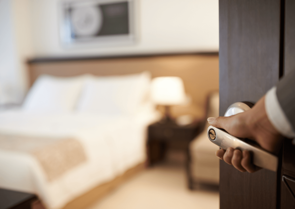 Descubra como manter seus exercícios aeróbicos em dia durante viagens. Dicas práticas, treinos no hotel e não perder o condicionamento físico.