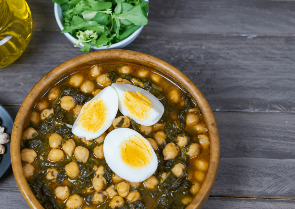 Descubra quais são os melhores alimentos para cãibras, entenda o papel dos eletrólitos na sua dieta e recupere sua performance agora.