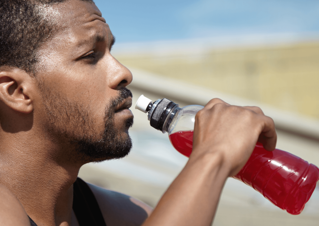 Descubra como evitar cãibras na academia com dicas práticas de hidratação, nutrição e treino. Melhore sua performance e treine sem dor hoje!