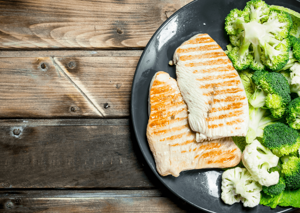 Descubra quais são os melhores alimentos para cãibras, entenda o papel dos eletrólitos na sua dieta e recupere sua performance agora.