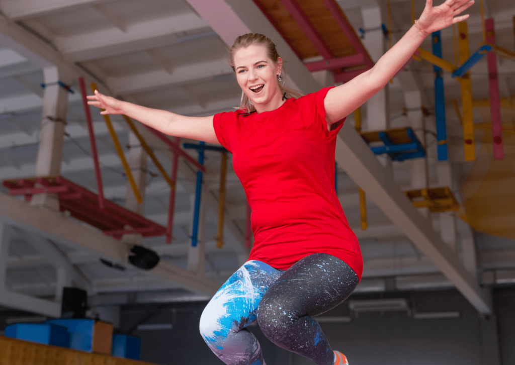 Nesse artigo, aprenda a implementar o Parkour como modalidade, aumentar o faturamento e fidelizar alunos com treinos dinâmicos.