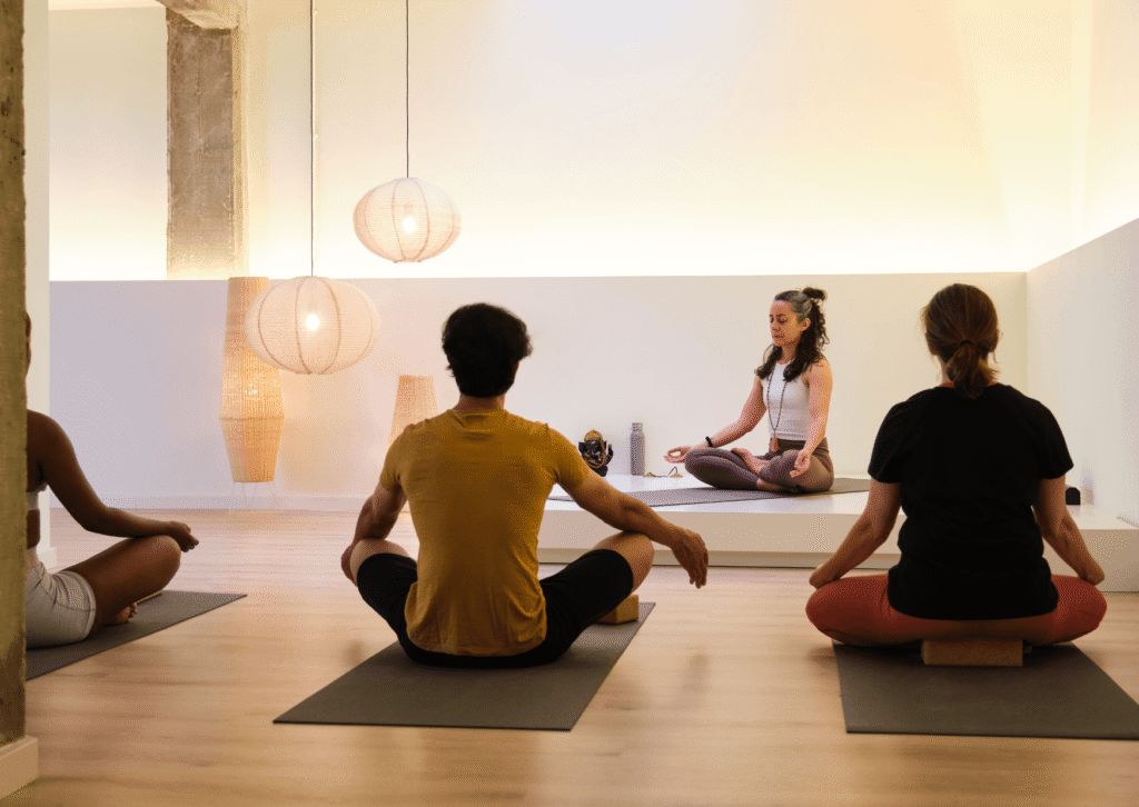 Nesse artigo, descubra como o Mindful Fitness une performance e consciência para transformar treinos e fidelizar alunos. 