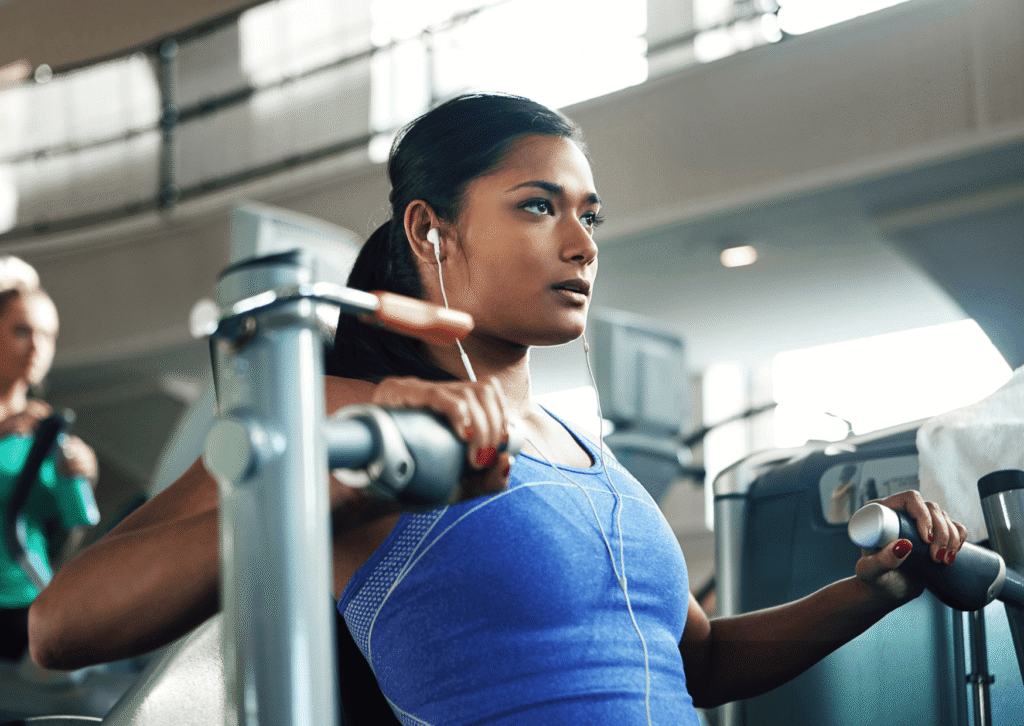 Será que praticar jejum faz mal para a saúde e engorda ou queima massa magra? Descubra o que a ciência diz e como orientar seus alunos.