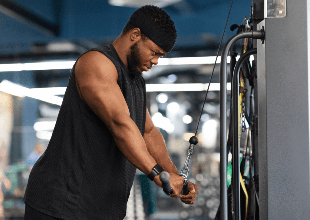 Descubra o poder do mindful lifting. Aprenda a conectar mente e músculo para acelerar seus resultados e transformar seus treinos diários.