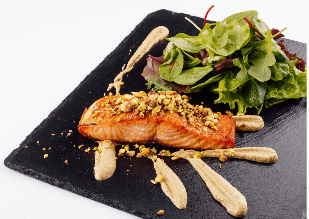 Descubra quais são os melhores alimentos com gorduras boas para impulsionar sua dieta, ter muito mais energia e acelerar a definição!