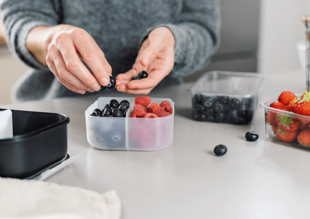 Descubra como o medidor de calorias por foto no celular revolucionou a rotina fitness. Aprenda a rastrear sua dieta apenas apontando a câmera.