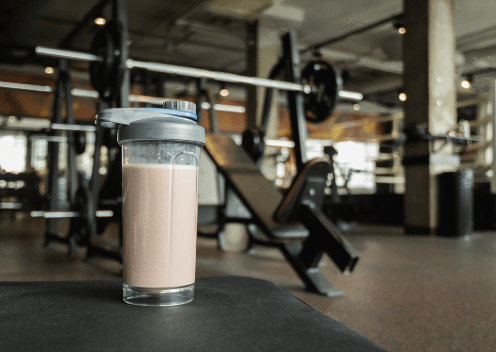 Descubra quais são as melhores proteínas para melhores resultados. Um guia sobre alimentos, suplementos e absorção para o ganho muscular.
