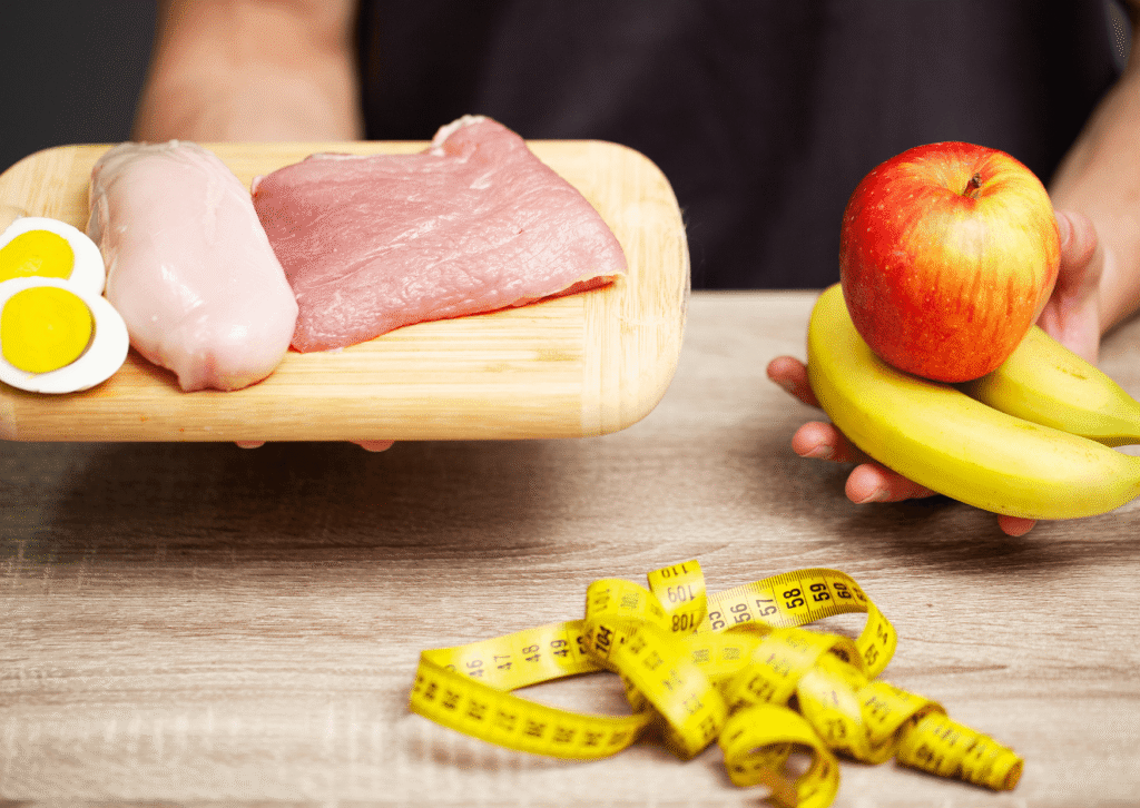 Descubra como o cálculo de calorias protege seus músculos. Aprenda a calcular seu gasto energético e mantenha sua massa magra sem errar.
