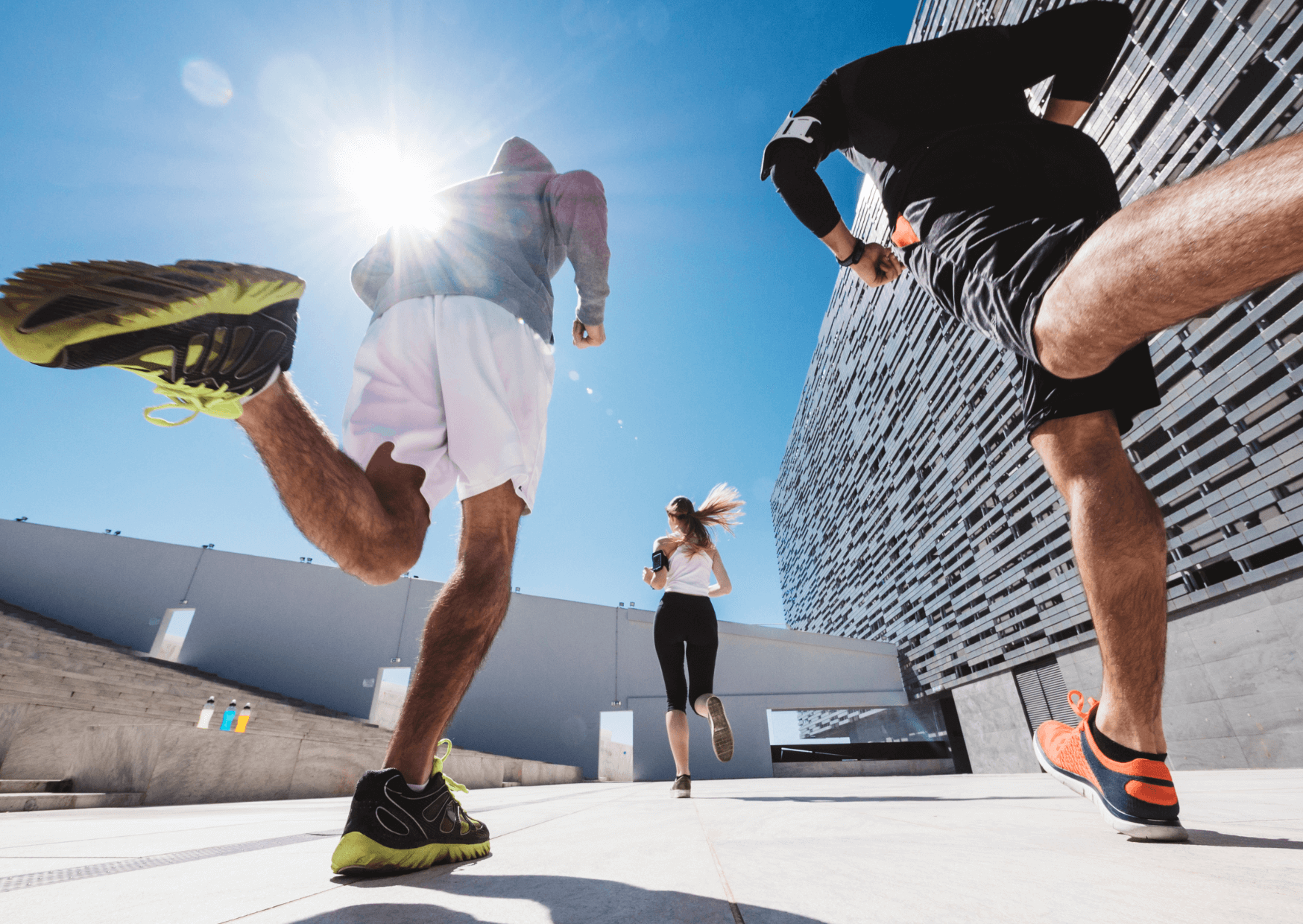 Descubra como o HIIT, Fartlek e subidas podem transformar seu corpo. Conheça os tipos de corrida de alta intensidade ideais para queimar gordura rápido.