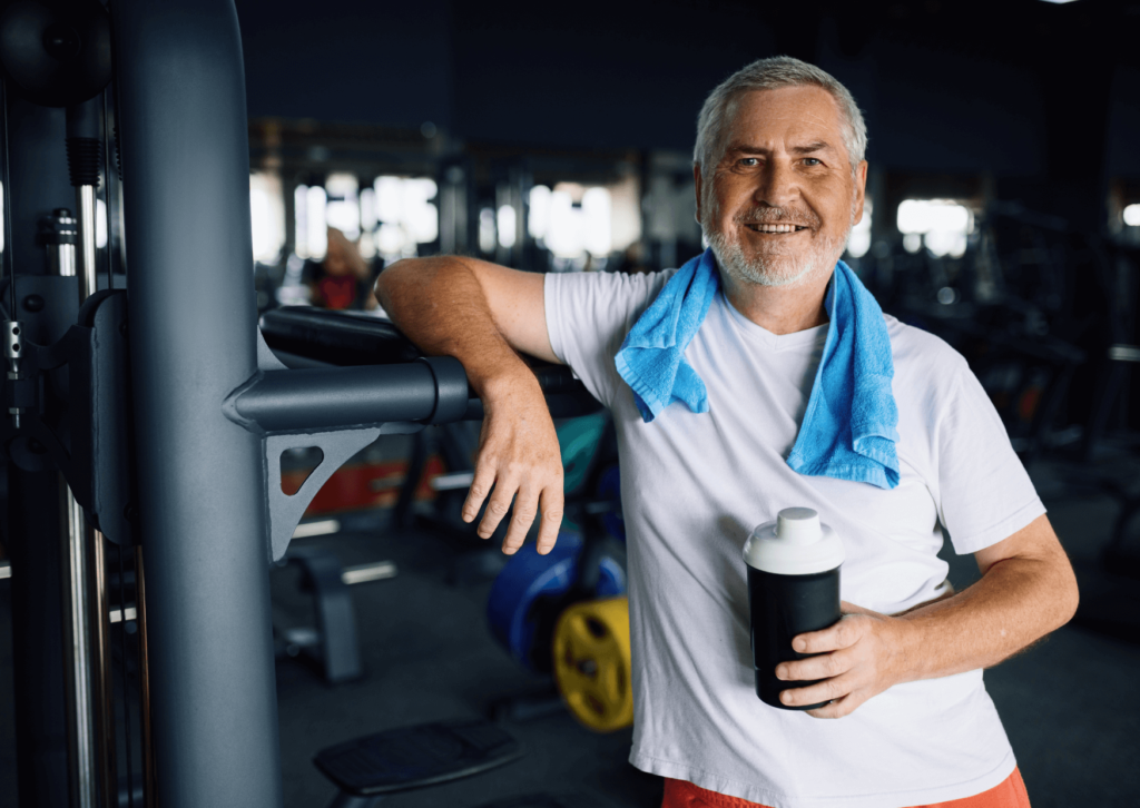 Entenda por que idosos preferem Pilates à musculação e aprenda a adaptar o treino para idoso e atrair o público 60+ para sua academia.