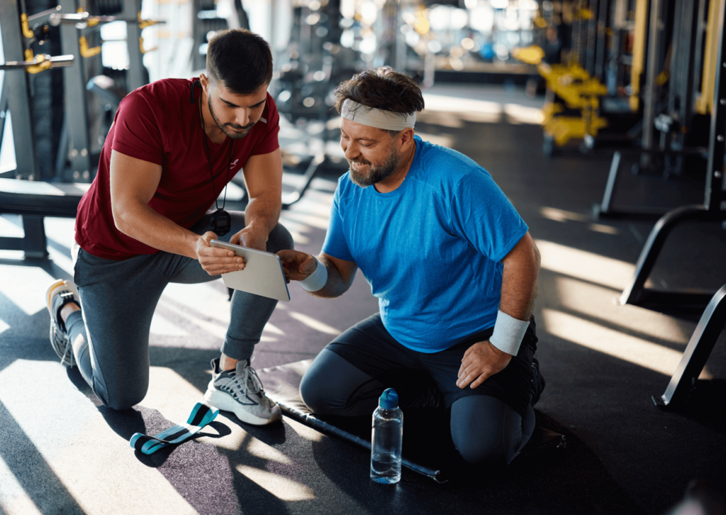 Aprenda como estruturar um treino para obeso eficiente. Foco em perder gordura, e monitorar resultados para emagrecer com saúde.