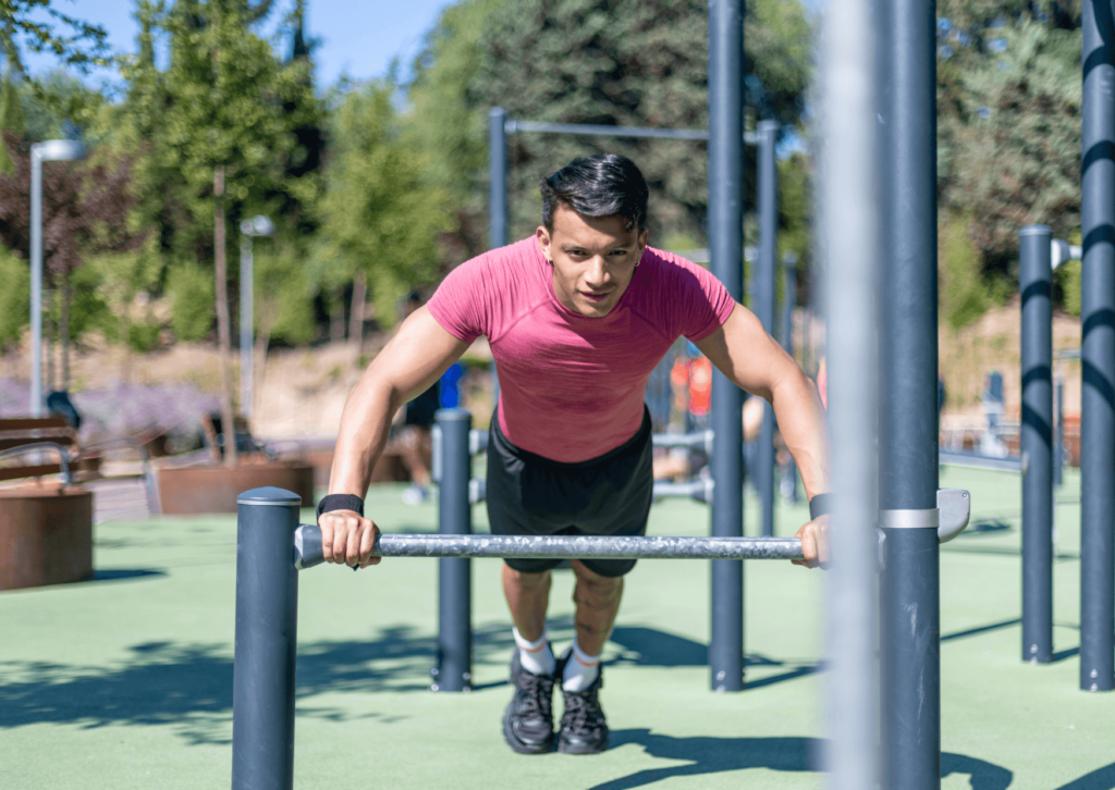 Explore o potencial do fitness outdoor! Aprenda estratégias de negócio e como empreender com baixo investimento ao ar livre.