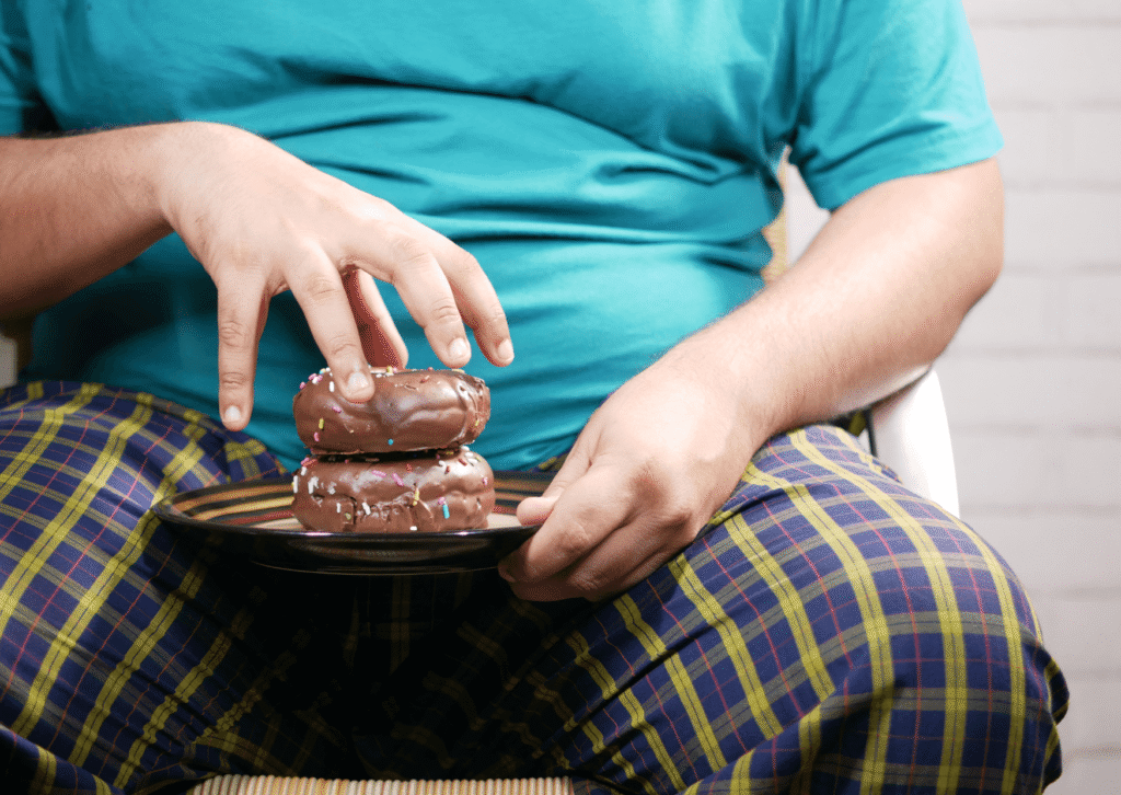 Descubra o que é a gordura visceral, quais são os seus riscos silenciosos para a saúde e veja o guia definitivo para eliminá-la com treinos e dieta.