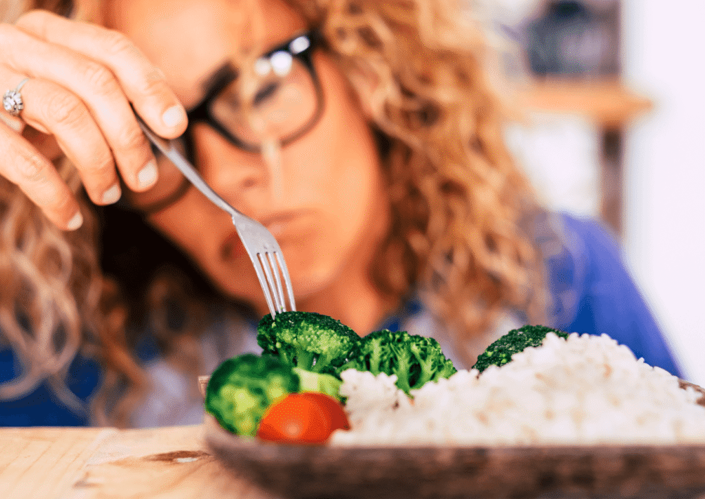 Quer descobrir a quantidade de calorias por dia para emagrecer com saúde? Veja como calcular seu déficit calórico e acelerar seus resultados.