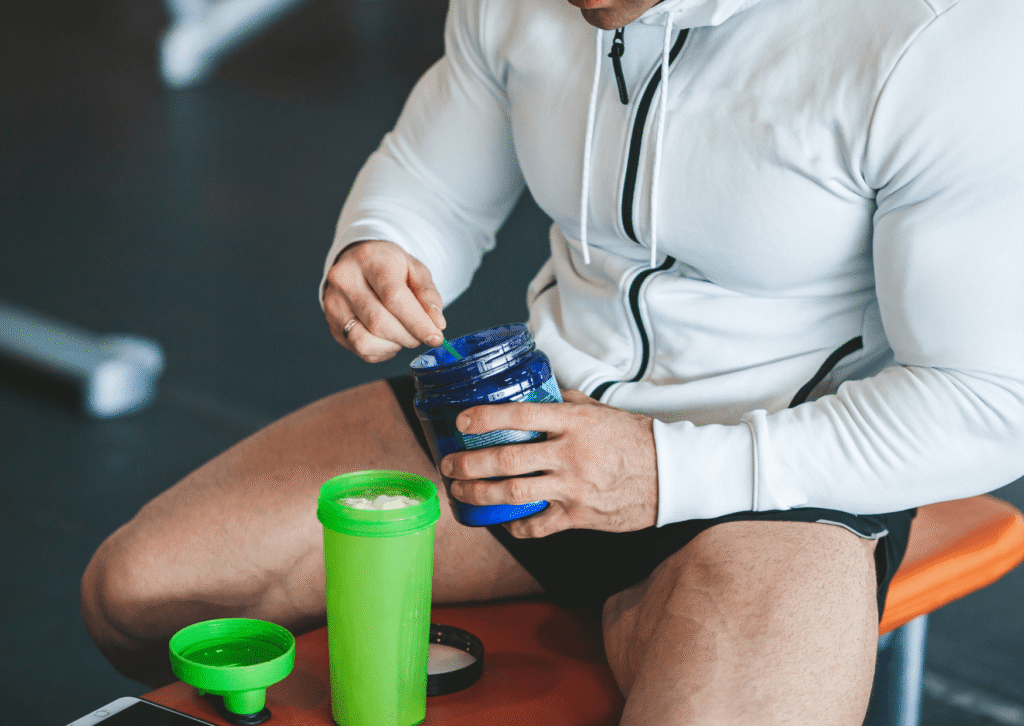 Quer descobrir qual o melhor pré-treino para emagrecer? Entenda o papel da termogênese, opções naturais vs. suplementos e evite erros.
